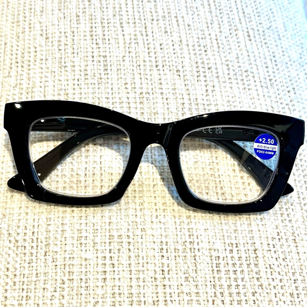 👓Fashion Reading Glasses in Crystal Black